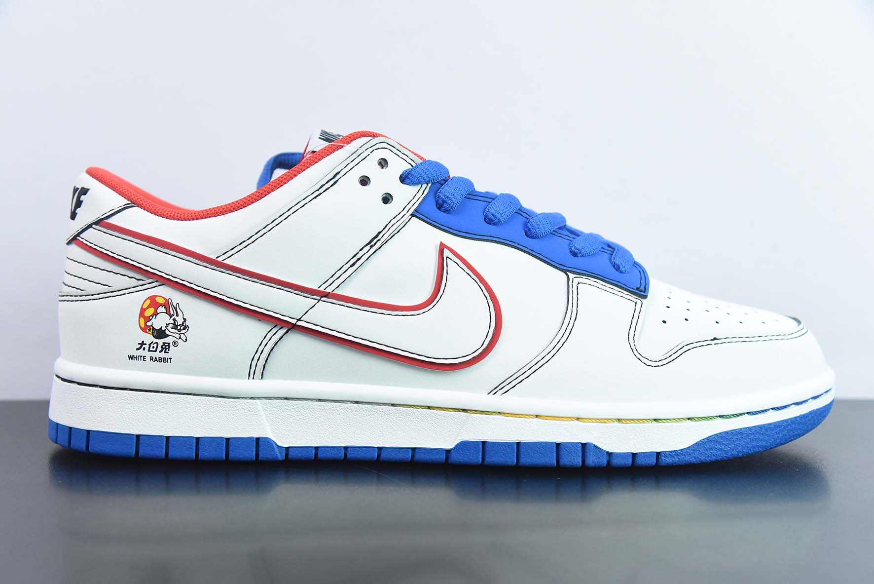 NK Dunk Low 低帮休闲板鞋大友克洋 大白兔印花低帮运动鞋  货号：NN5869-601