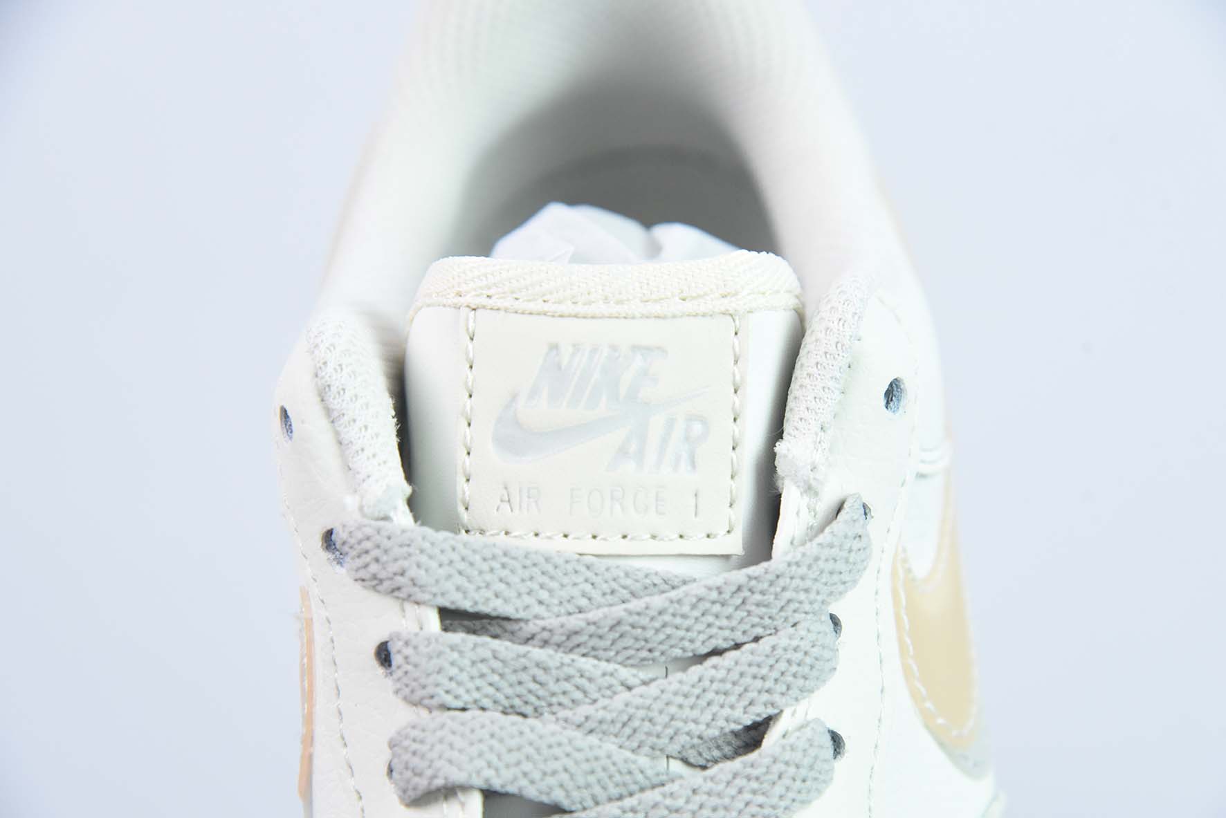 LAP69001337 空军一号联名奢侈品大牌-#香奈儿#Chanel &Nike Air Force 1 Low 货号：CW1574-807