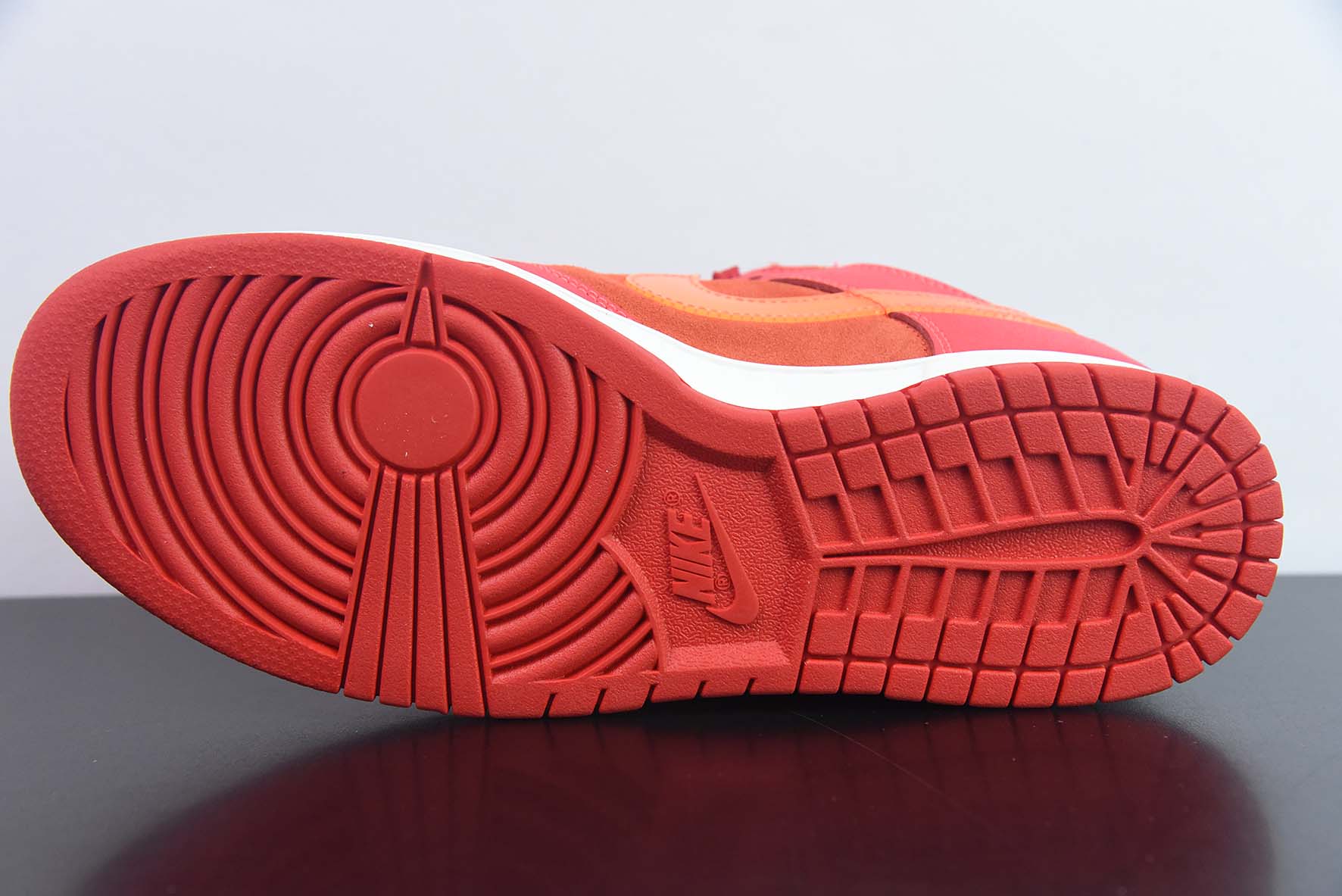 Nike SB Dunk Low "ATL"亚特兰大 红色运动板鞋 货号：FD0724 657