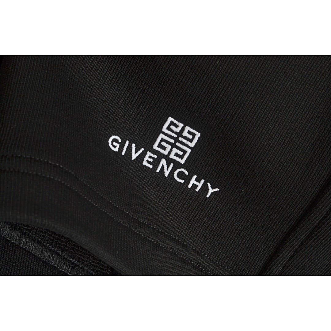 Givenchy/纪梵希 GVC 22SS 4g刺绣logo拼接短裤