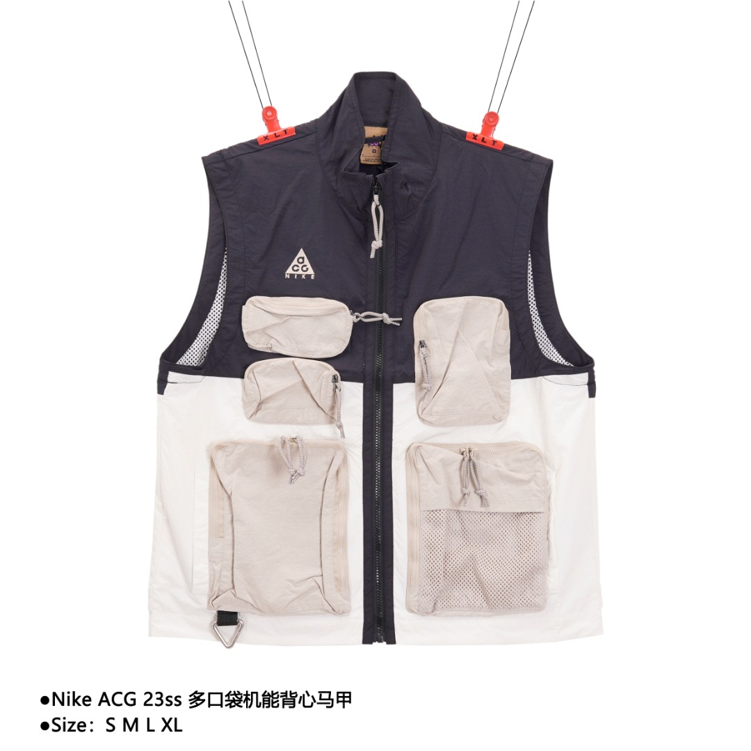 💰330
Nike ACG 23ss 多口袋机能背心马甲
Size:S M L XL
大身面料是通过外贸大厂直接定织定染的,标准的公司单,面料采用 100%锦纶 (350T低弹尼丝纺),表面有特殊褶皱纹路,区别市面无褶皱的版本,面料不仅有厚度,有硬度,且密度很高,防风防水性能不错,因为市面不存在和原样一样的胚布,所以才考虑定织定染的,所以成衣的效果和YB是一模一样的,硬挺立体有型,小细节也都很到位,胸口3个口袋的拉头是金属枪色的,下面2个口袋是和拉链同色的树脂拉头,全部是YKK拉头,下摆的三角金属环,后背的四合扣AB面均带LOGO,拉链绳,吊牌,水洗标,能看到的全部是开模订做的,内里的特种防弹衣网布,口袋外侧,内侧不同规格的网布,松紧织带,都是定染的,费尽时间和精力操作的一款单品,也是一款春夏秋随心搭配的优质单品
款式编号:L-560565065034