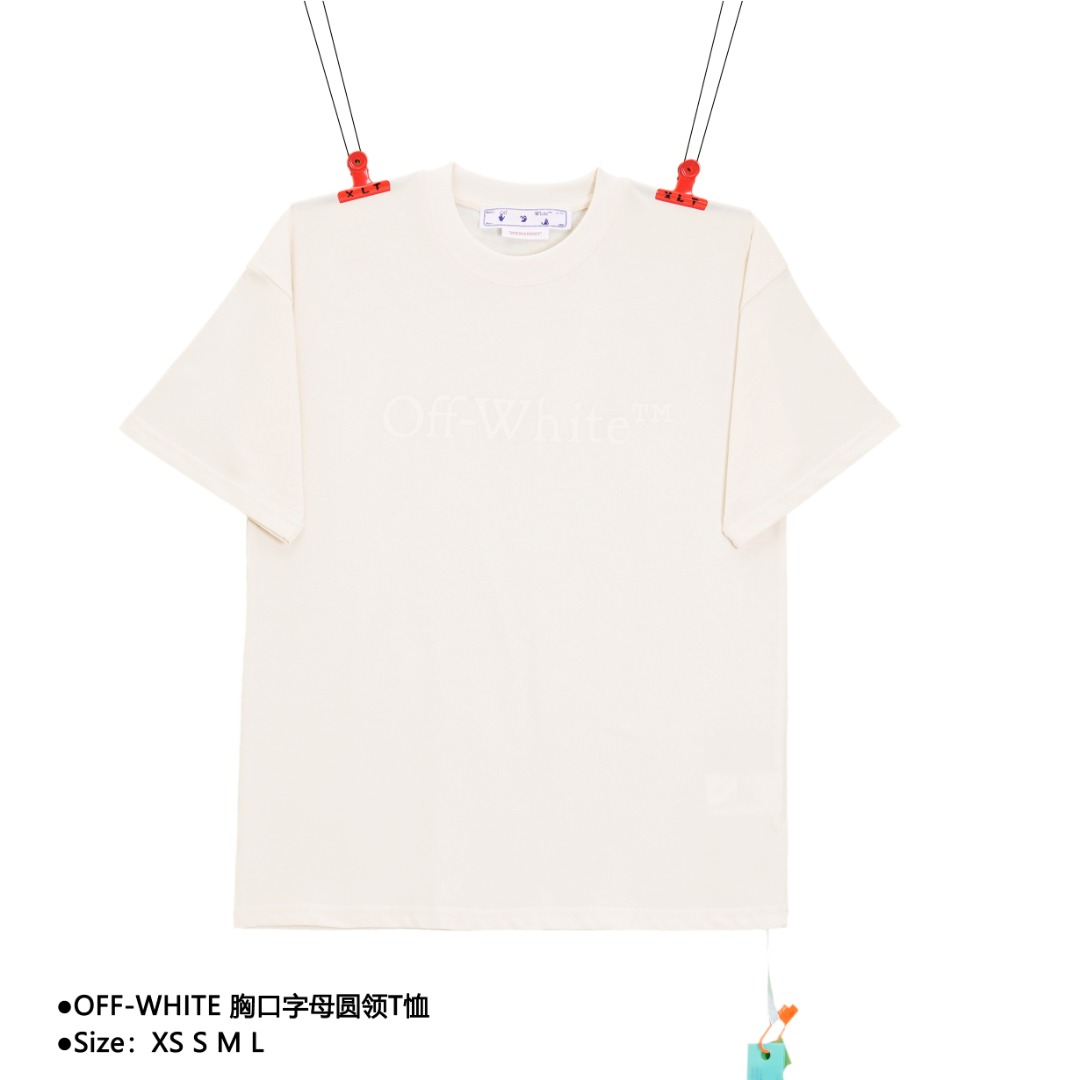 💰140
OFF-WHITE 胸口字母圆领T恤
Size：XS S M L

off white单品中为数不多无箭头，简约干净的设计，日常宽松的廓形剪裁，无性别限定的单品，胸前大号的Off White压胶字母，既有少许立体效果，又很有辨识度，同色系的处理手法貌似一件净版T恤，高街低调，同样足够夺人眼球！230克全棉双纱，成衣水洗做旧，正品级别！

款式编号：TN-56506065015