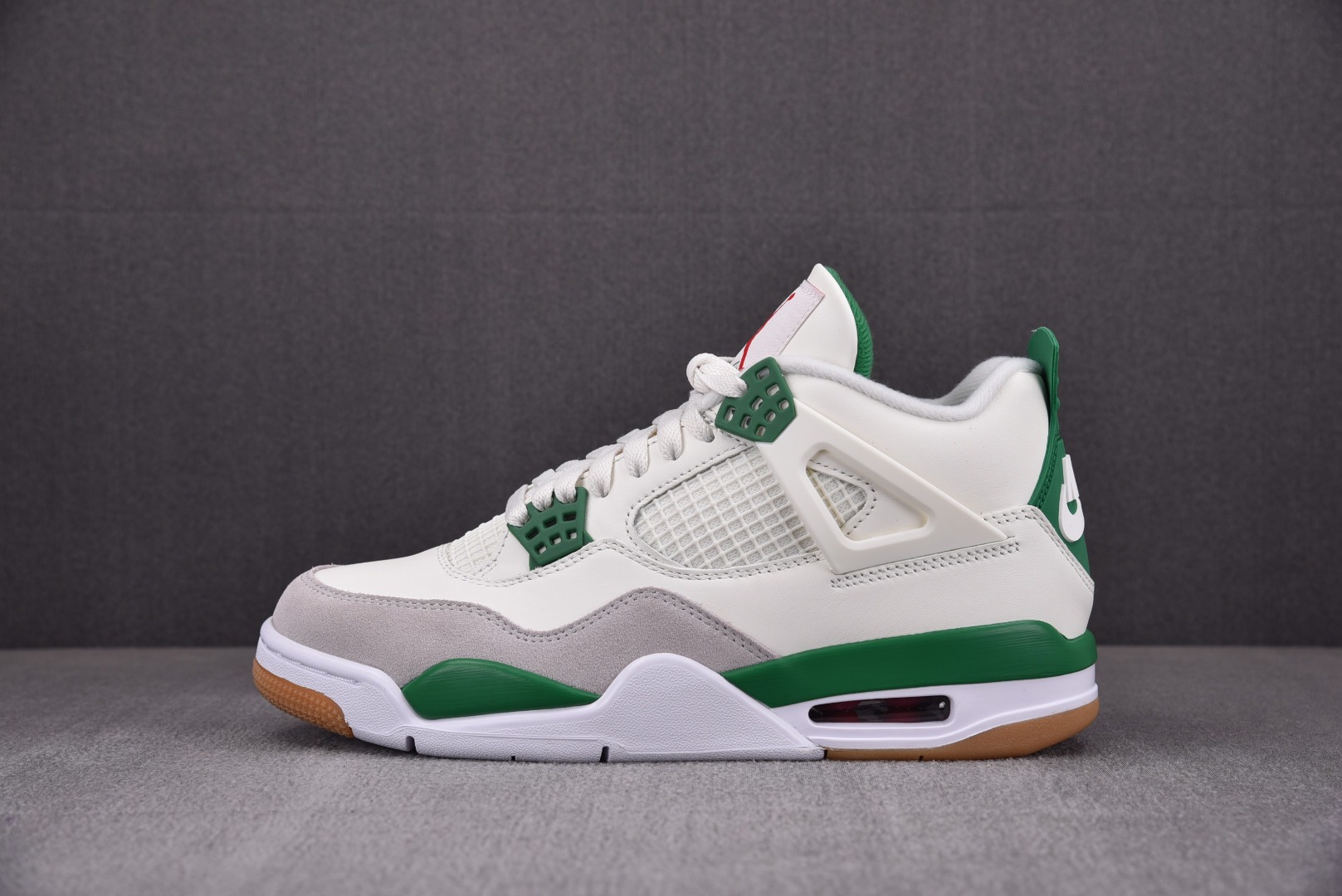 AJ4白绿尺码40-48.5纯原出品-NKSBxAirJordan4“PineGreen”AJSB联名白