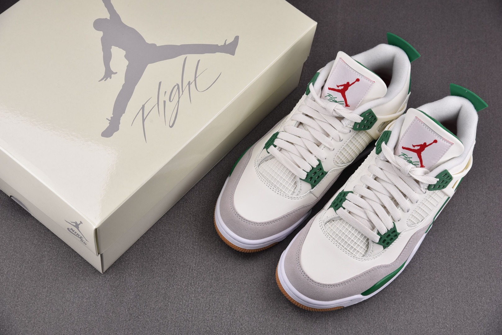 AJ4白绿尺码40-48.5纯原出品-NKSBxAirJordan4“PineGreen”AJSB联名白