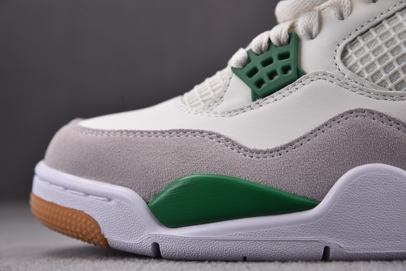 AJ4白绿尺码40-48.5纯原出品-NKSBxAirJordan4“PineGreen”AJSB联名白