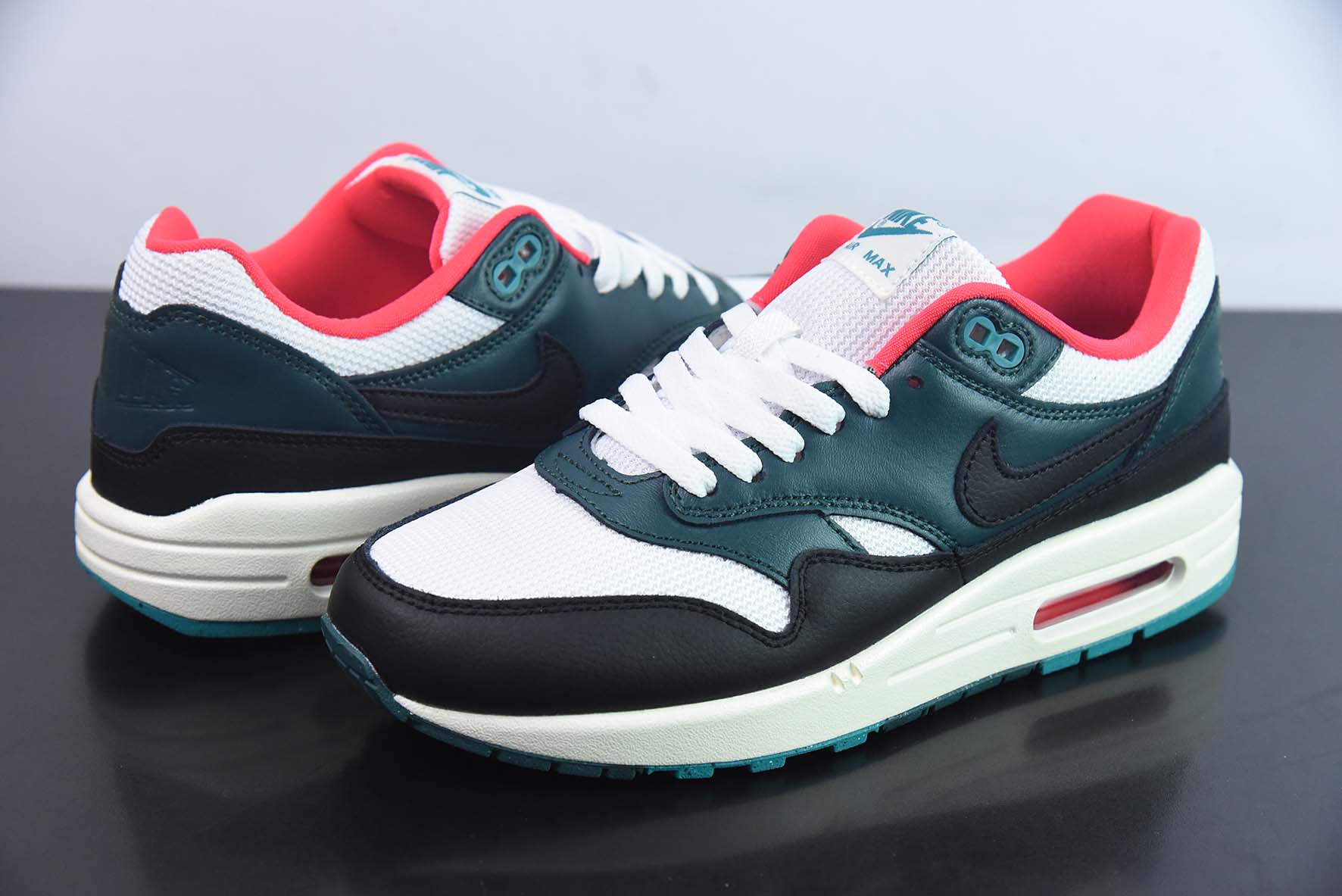 Nike Air Max 1 Liverpool利物浦绿色运动鞋 货号:FB8914-100