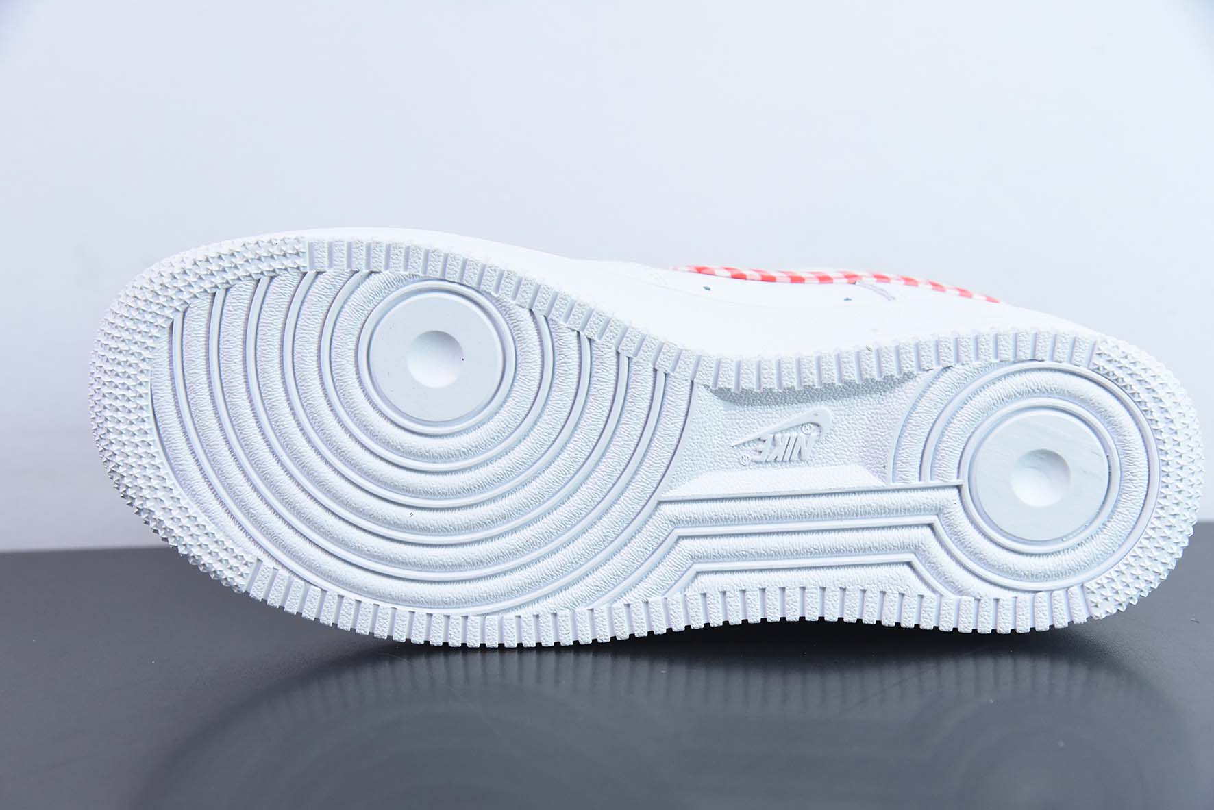 NK Air Force 1'07 Low 格子布 空军一号低帮休闲板鞋 货号：DZ2784-101