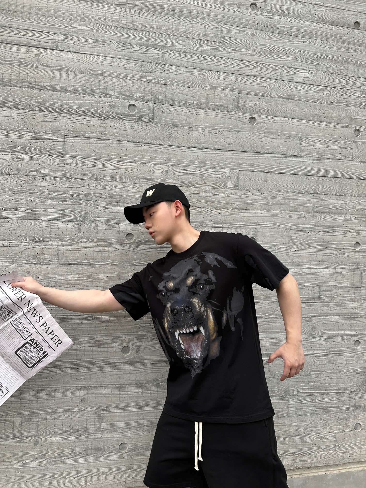 上身素材# GIVENCHY/纪梵希 大狗印花圆领T恤