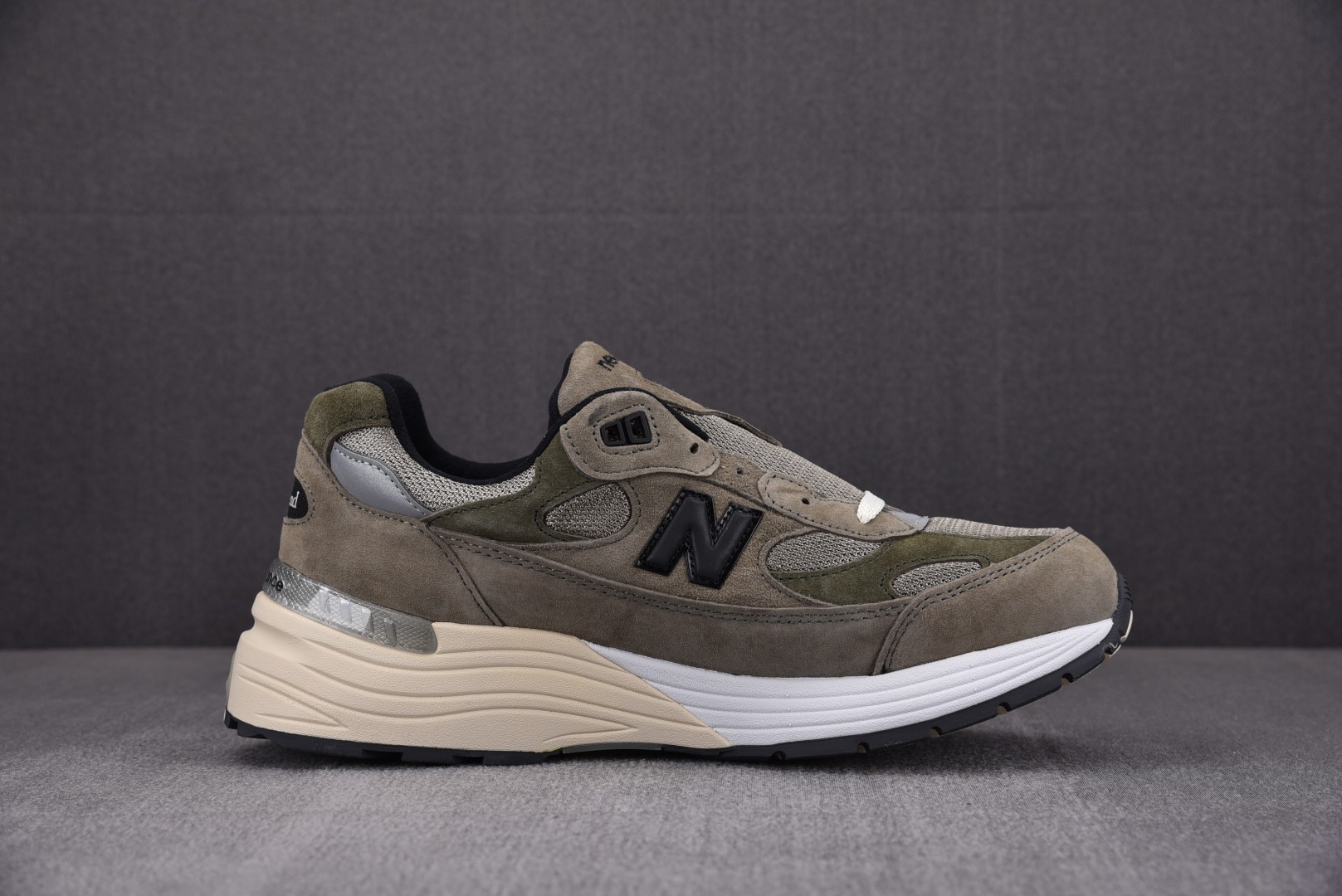 NB992灰棕尺码36-46.5总裁