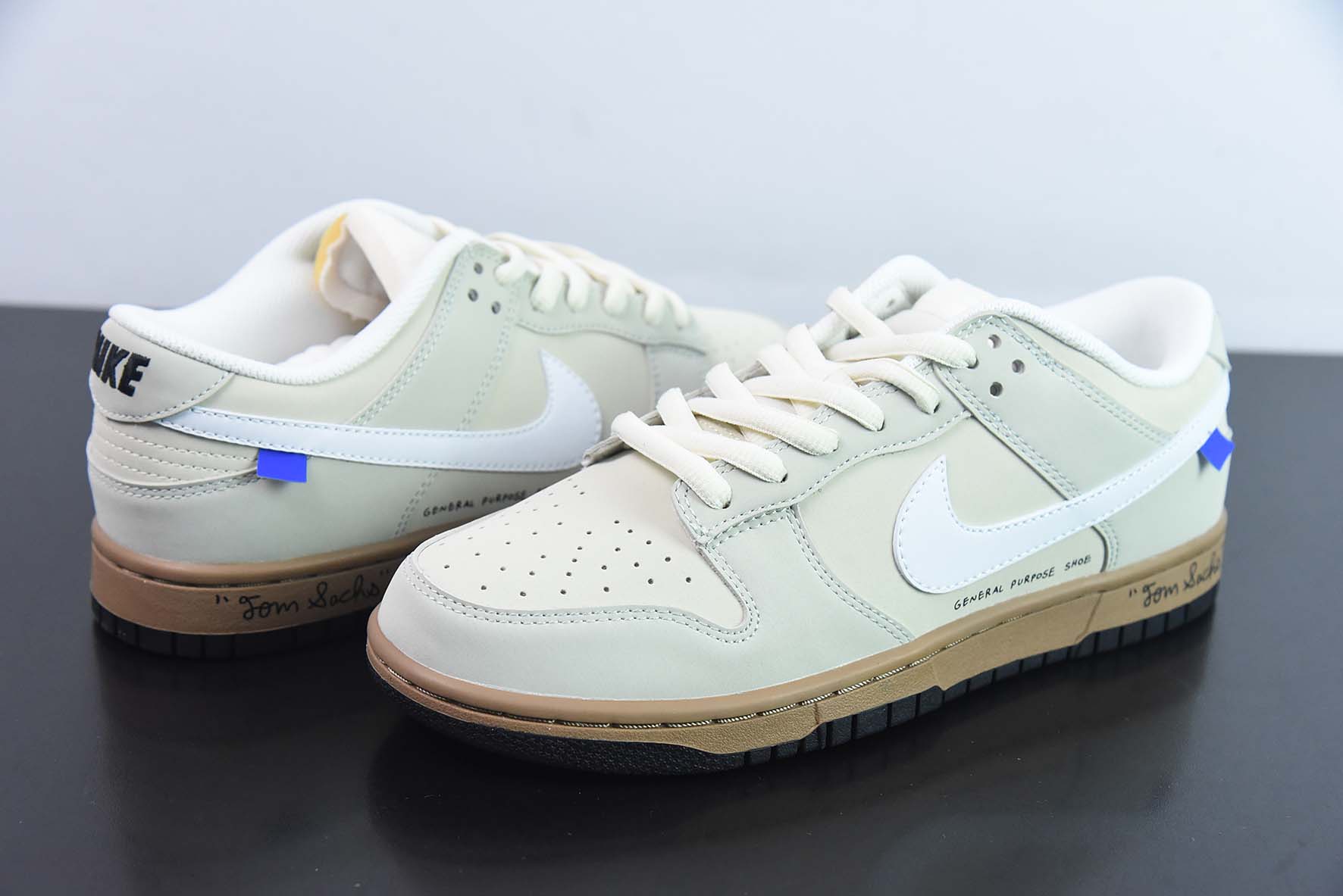 NIKE SB Dunk Low 运动休闲低帮板鞋 大友克洋 麂皮 米黄 货号：DD5896-020