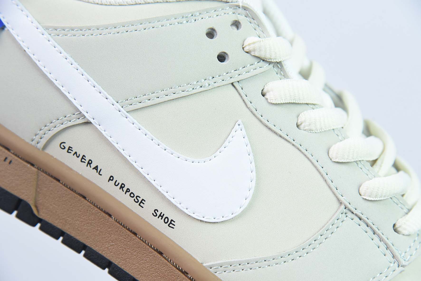NIKE SB Dunk Low 运动休闲低帮板鞋 大友克洋 麂皮 米黄 货号：DD5896-020