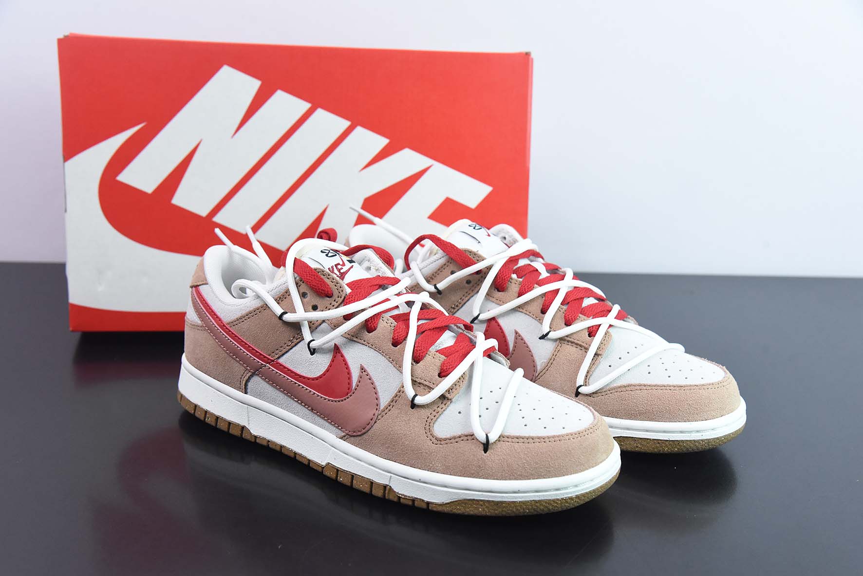 Dunk se 白棕红 SB低帮板鞋 绑带 货号：D09457-130