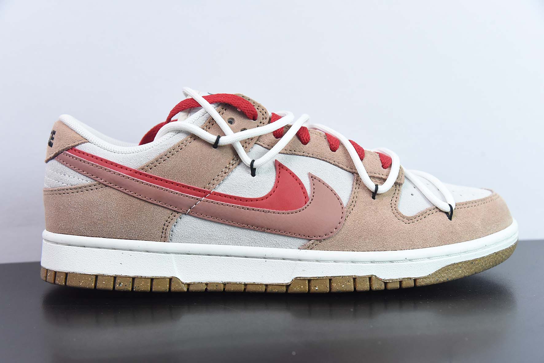 Dunk se 白棕红 SB低帮板鞋 绑带 货号：D09457-130