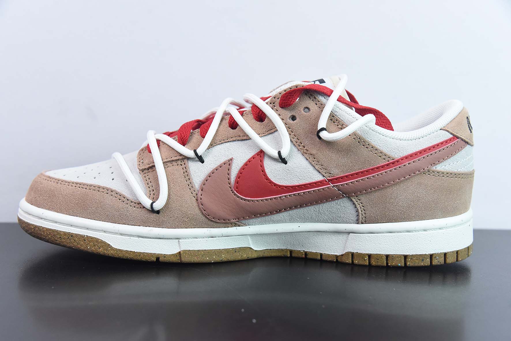 Dunk se 白棕红 SB低帮板鞋 绑带 货号：D09457-130