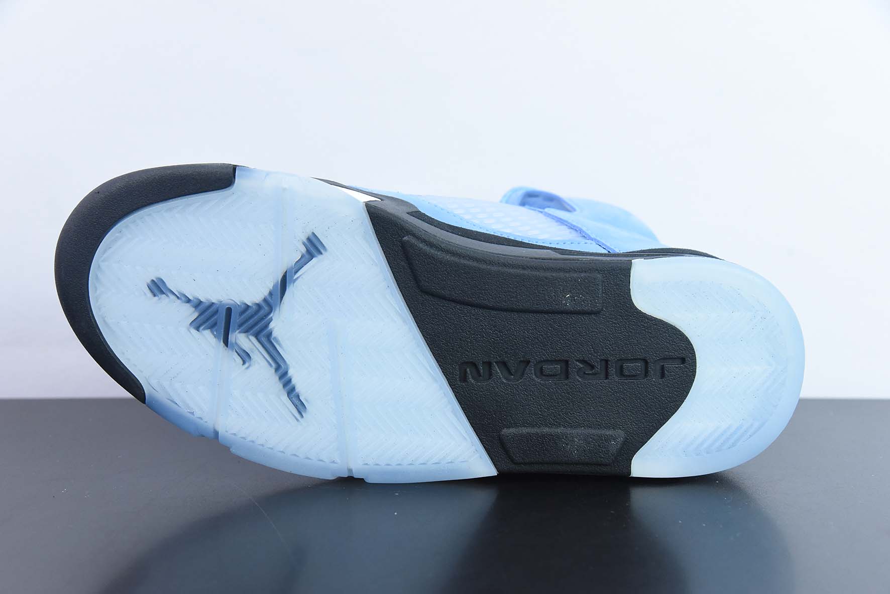 Air Jordan 5  文化篮球鞋  AJ5“UNC”北卡蓝  货号：DV1310 401