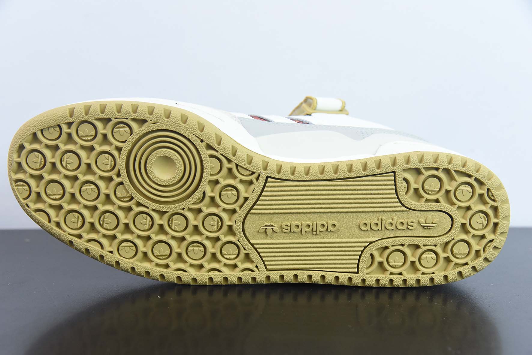 Originals Forum 84 ADV Low 罗马系列魔术贴低帮复古系带百搭休闲运动板鞋“米白浅灰红”HQ4604
