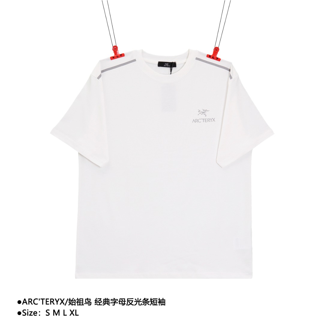 💰140
ARC'TERYX/始祖鸟 经典字母反光条短袖
Size:S M L XL
采用32支双纱 230克重面料 进口针织针梳棉进行制作,厚度适中,有垂感又有轮廓型,上身就是一个舒适!!对微胖身型包容性强,穿上瞬间瘦五斤!领口捆条采用纯棉本布一体切的捆条 无色差 不会变形 !前幅压胶反光条设计感足足 后幅胸口由直喷印花环保胶浆材质,机械化印花工艺。机械印花精度高,套位精准度可达±0.02mm,品质稳定性强。近两年oversize版型成了潮流的专注,也一直是近两年火爆主打,设计师的变更让此品牌一炮而红,时代的进步时装也需要新鲜的元素和新潮设计的血液冲击,才能把辉煌延续下去!男女同款
款式编号:AA-526506056015