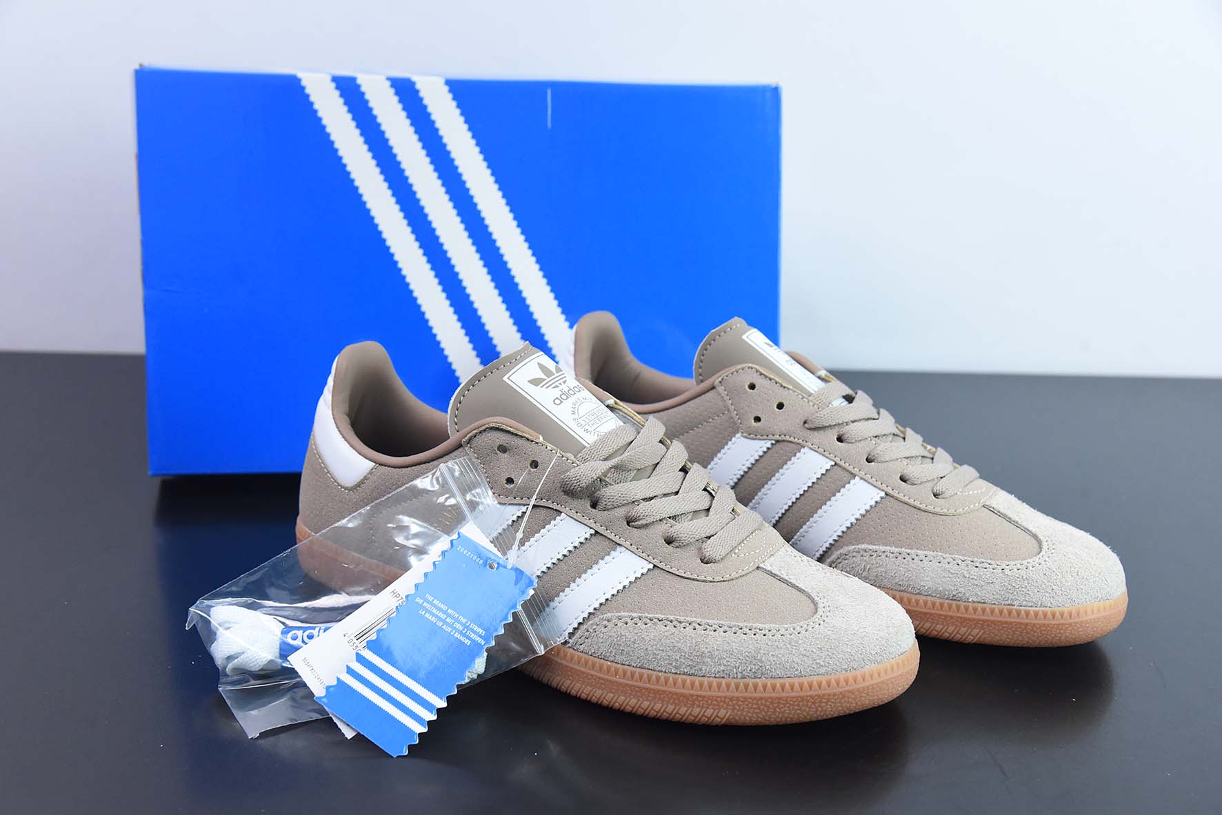 阿迪 AD Originals Gazelle Indoor 三叶草复古休闲防滑耐磨低帮板鞋 货号:HP7930