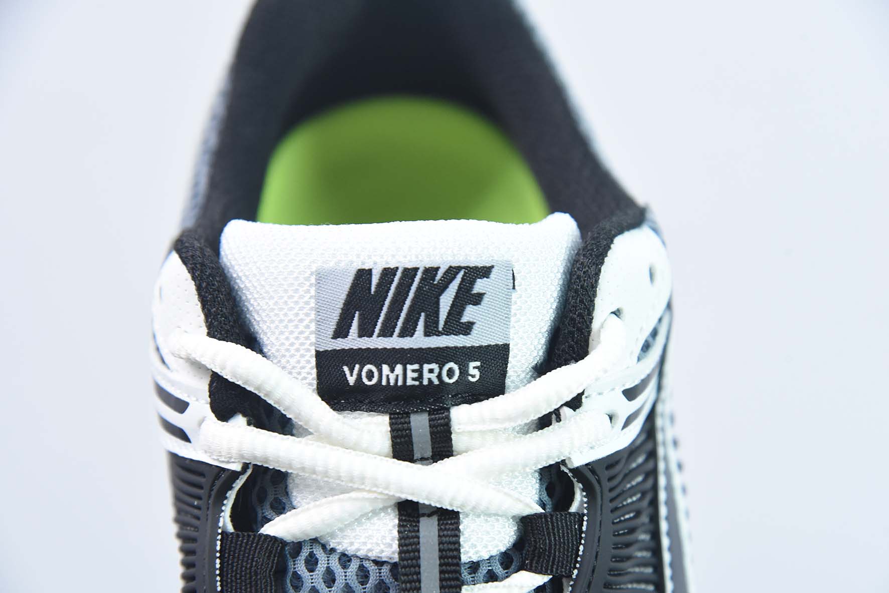 NK Zoom Vomero 5 经典复古潮流运动鞋 佛莫罗5代 货号：CI1694 001