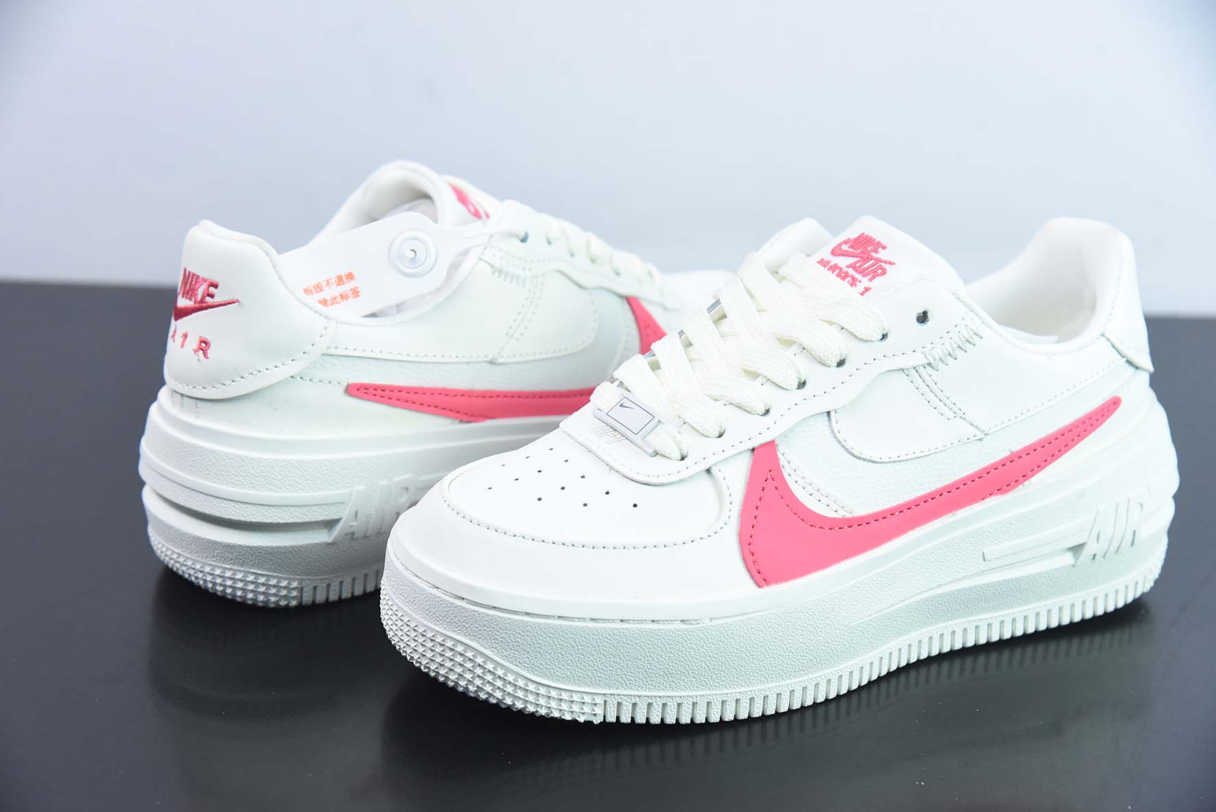 Nike Air Force 1 PLT.AF.ORM "Triple White" 空军一号低帮休闲板鞋 “白粉红” 货号：DJ9946-105