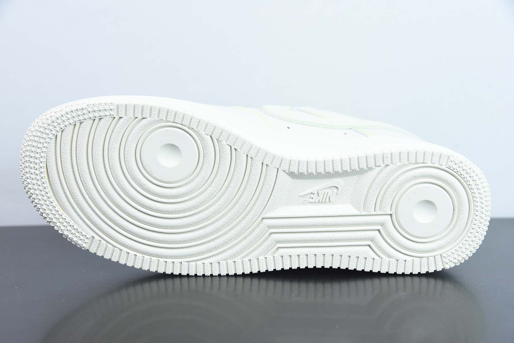 Nk Air Force 1'07 Low 兔八哥白绿满天星 空军一号低帮休闲板鞋 货号:315122-909
