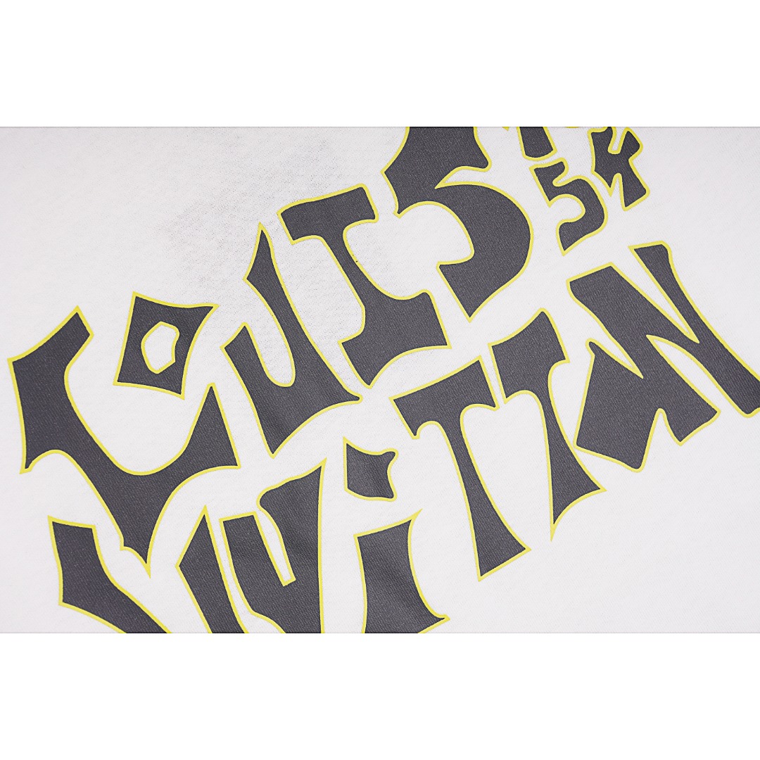 Louvis Vintton/路易威登 LV 23SS 1854扭曲标识印花短袖 夏季限量定制款 经典扭曲字母logo标识,添加1854数字标识,不经意间凸显品牌属性,进口的印花工艺,加上280克的厚重面料,透气舒适不易变形 款式编号:WF-56056056015