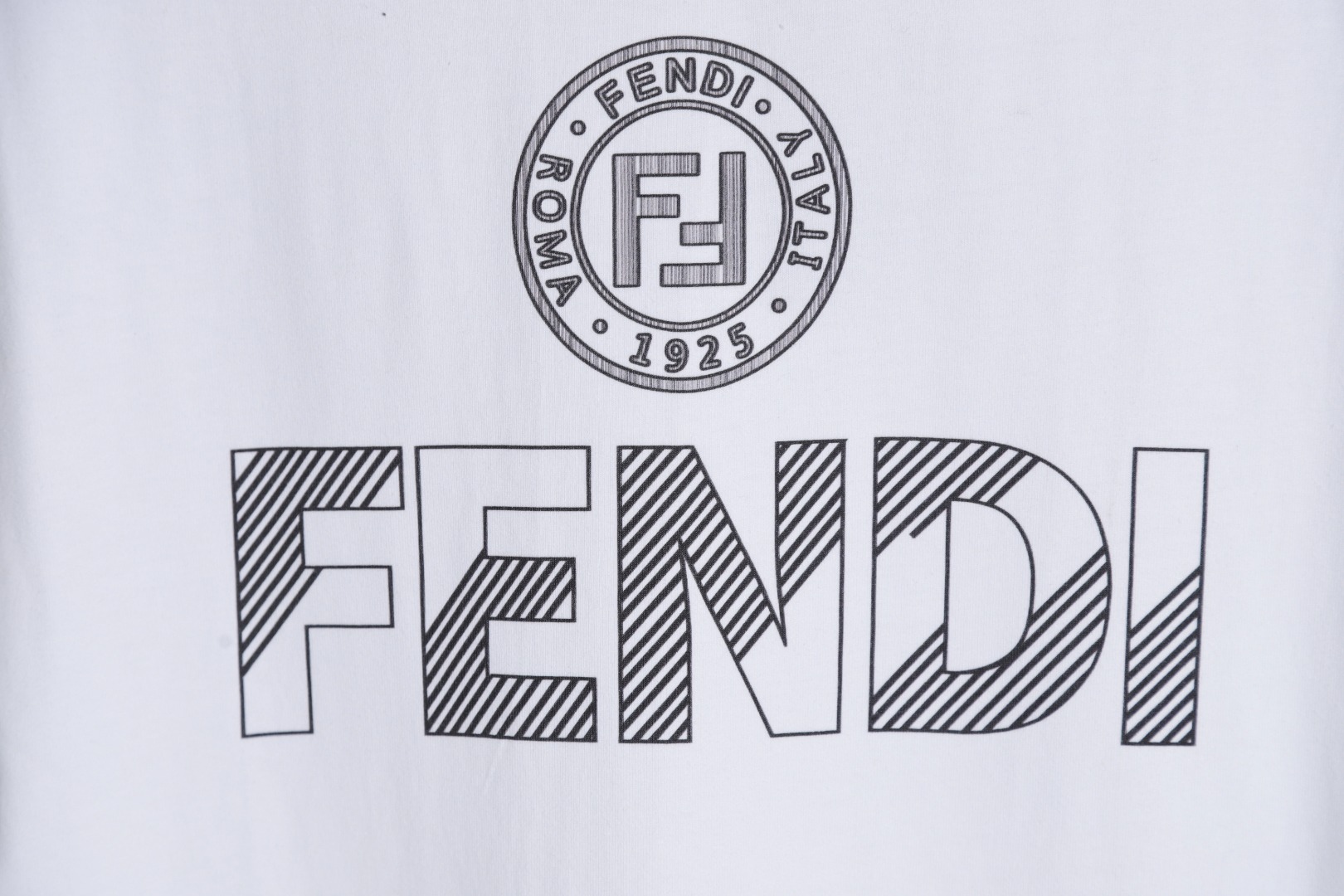 170 Fendi 芬迪 FD 胸前双F徽标logo印花短袖