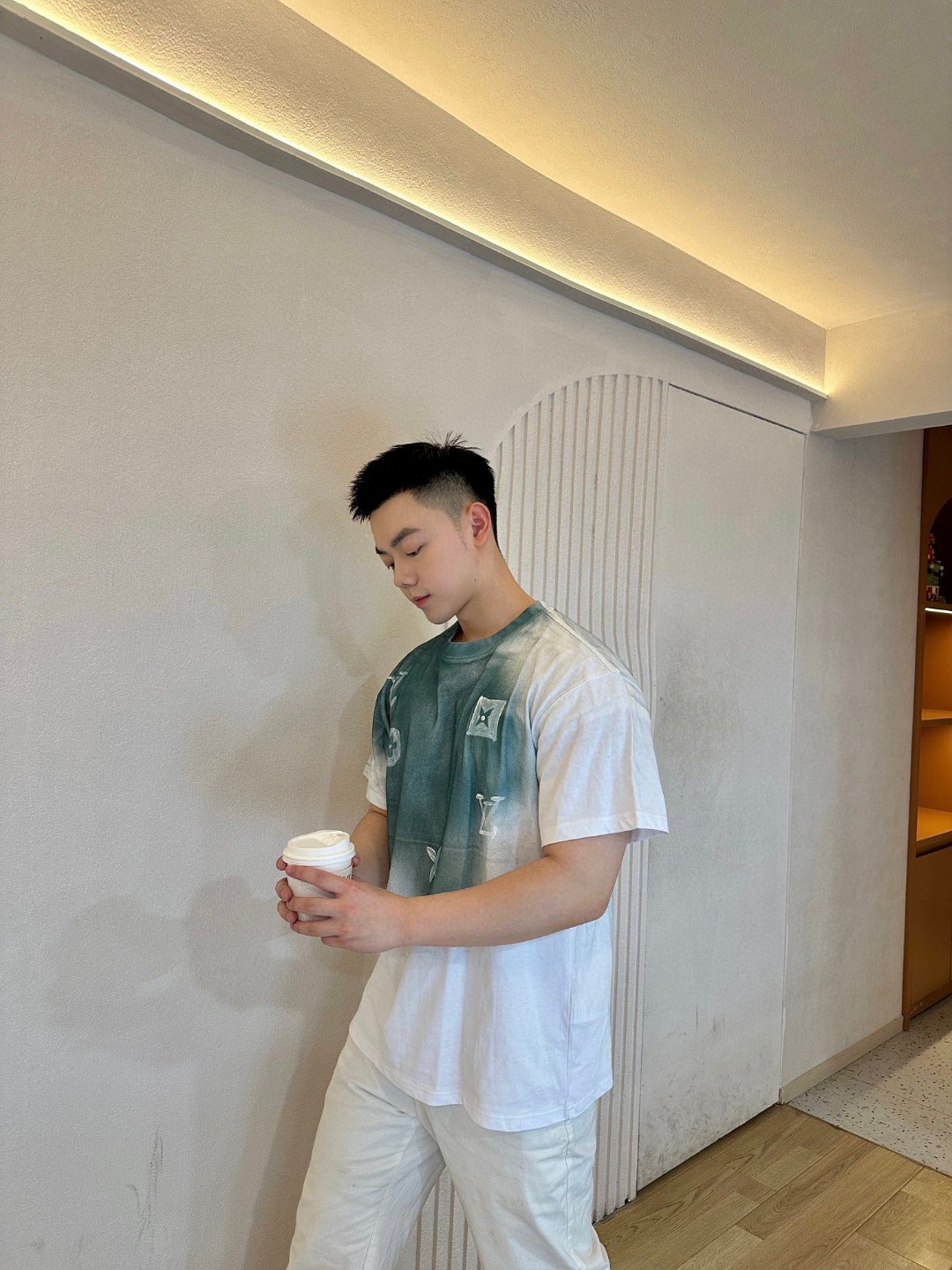 上身素材# Louis Vuitton/路易威登 LV 23ss 老花渐变渲染印花短袖