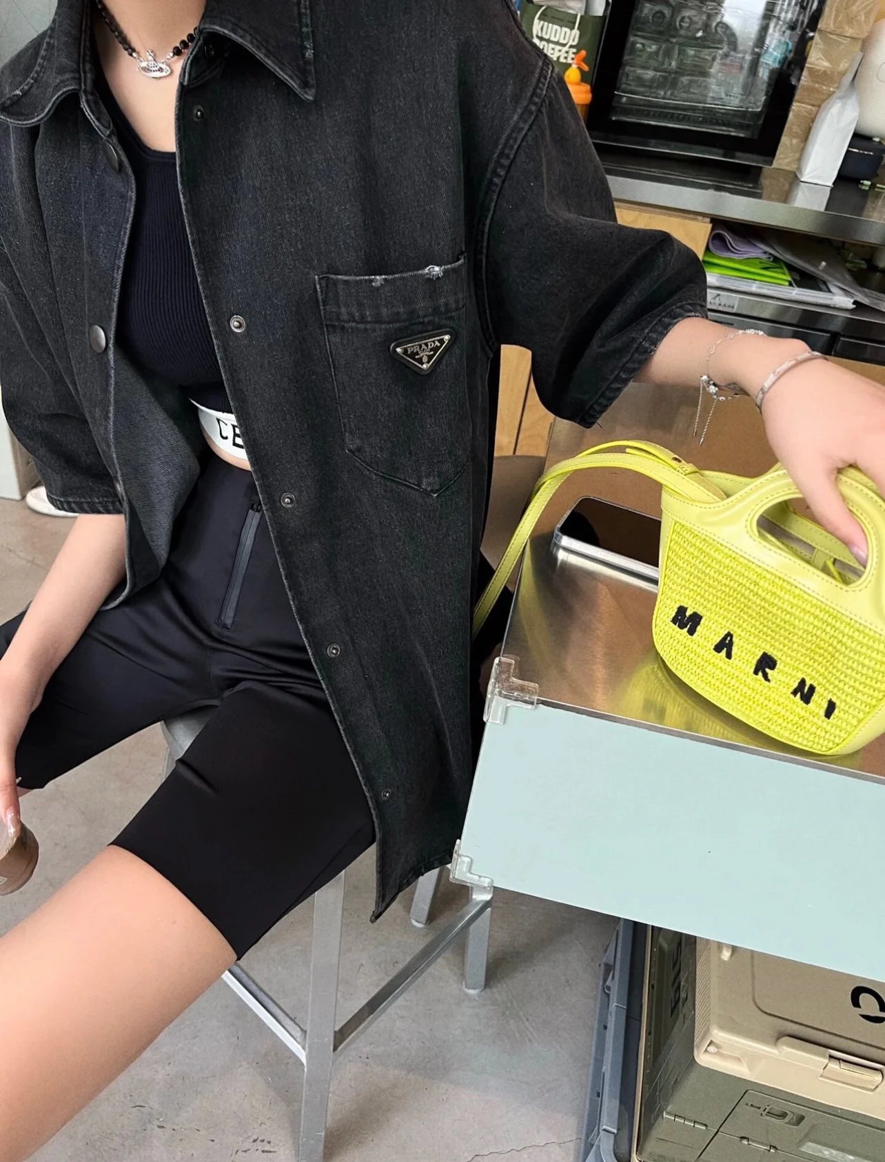 上身素材# Prada/普拉达 23ss 口袋三角标牛仔短袖衬衫