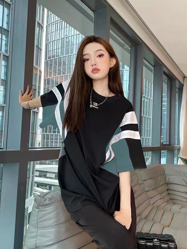 上身素材# Balenciaga/巴黎世家 22ss Sporty B Tracksuit拼色双勾刺绣短袖