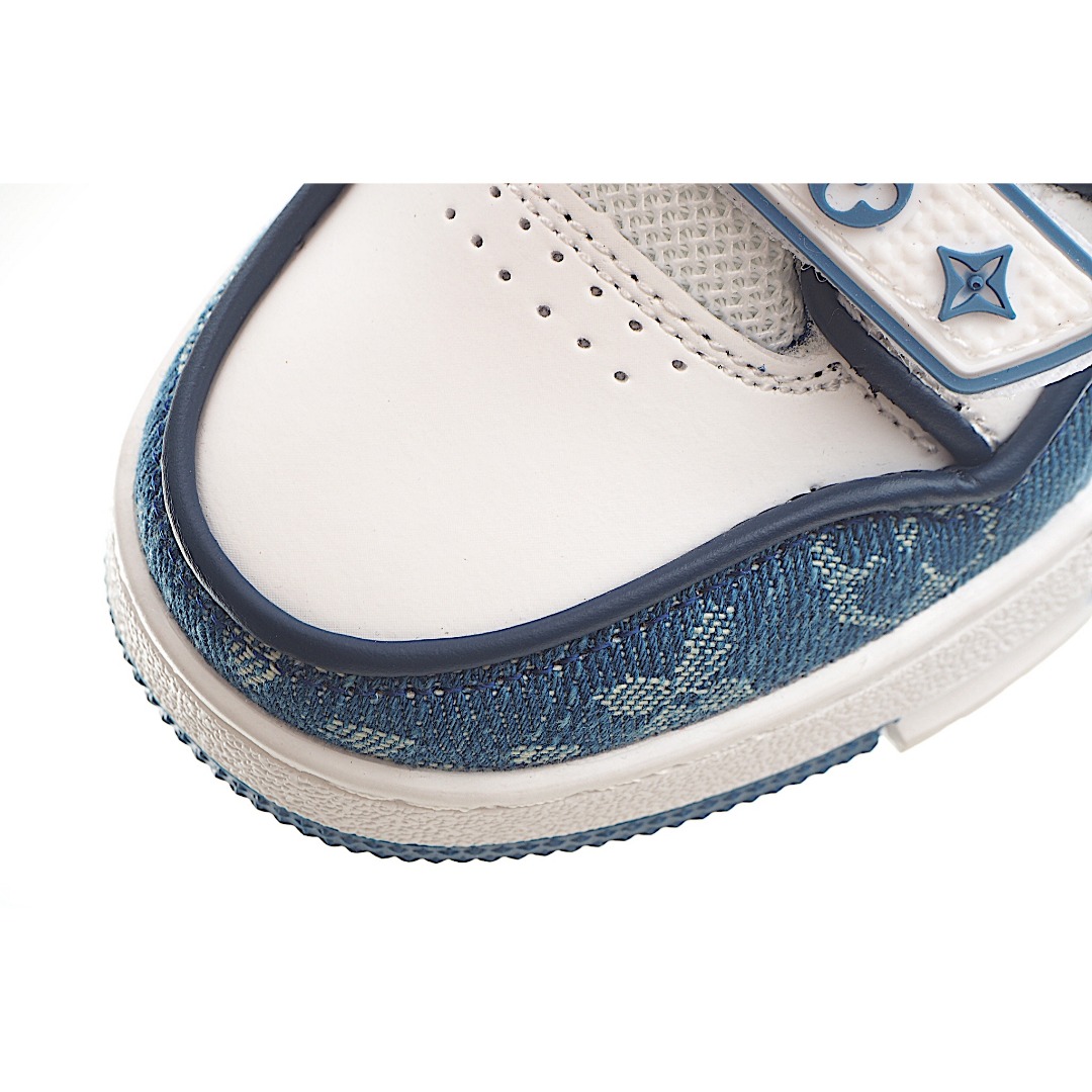 图片[7]-LV儿童时尚系带魔术贴板鞋 受复古篮球鞋的启发，Virgil Abloh 为 L V此次取材字母组合压纹小牛皮。作为鞋收集的图标的个性发光。由会标牛仔布和魔术贴肩带制成，带有会标花卉图案注入。后跟采用柔软材质舒适贴合脚踝。 尺码：26-37 货号：蓝色-选品中心