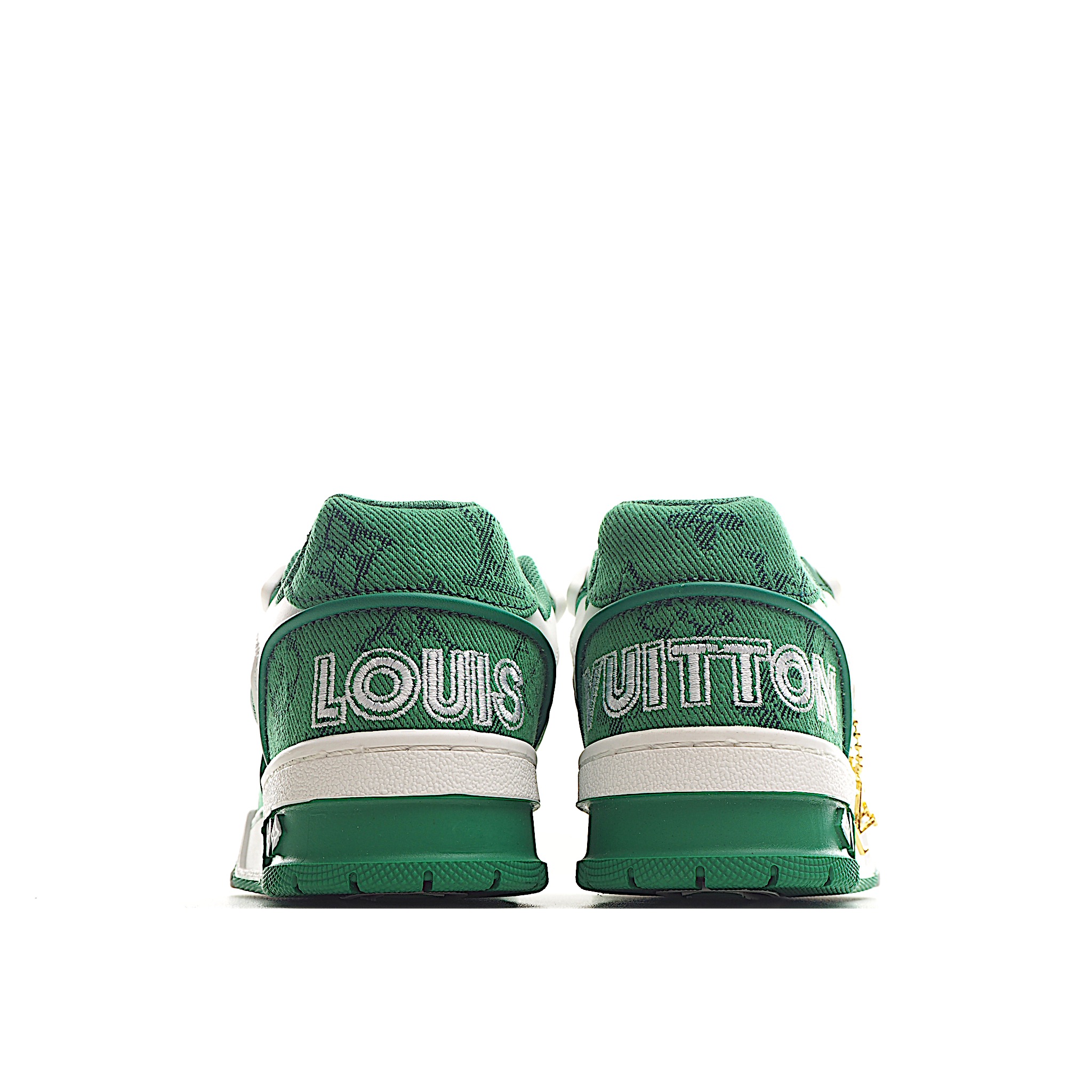 图片[5]-LV儿童时尚系带魔术贴板鞋 受复古篮球鞋的启发，Virgil Abloh 为 L V此次取材字母组合压纹小牛皮。作为鞋收集的图标的个性发光。由会标牛仔布和魔术贴肩带制成，带有会标花卉图案注入。后跟采用柔软材质舒适贴合脚踝。 尺码：26-37 货号：绿色-选品中心