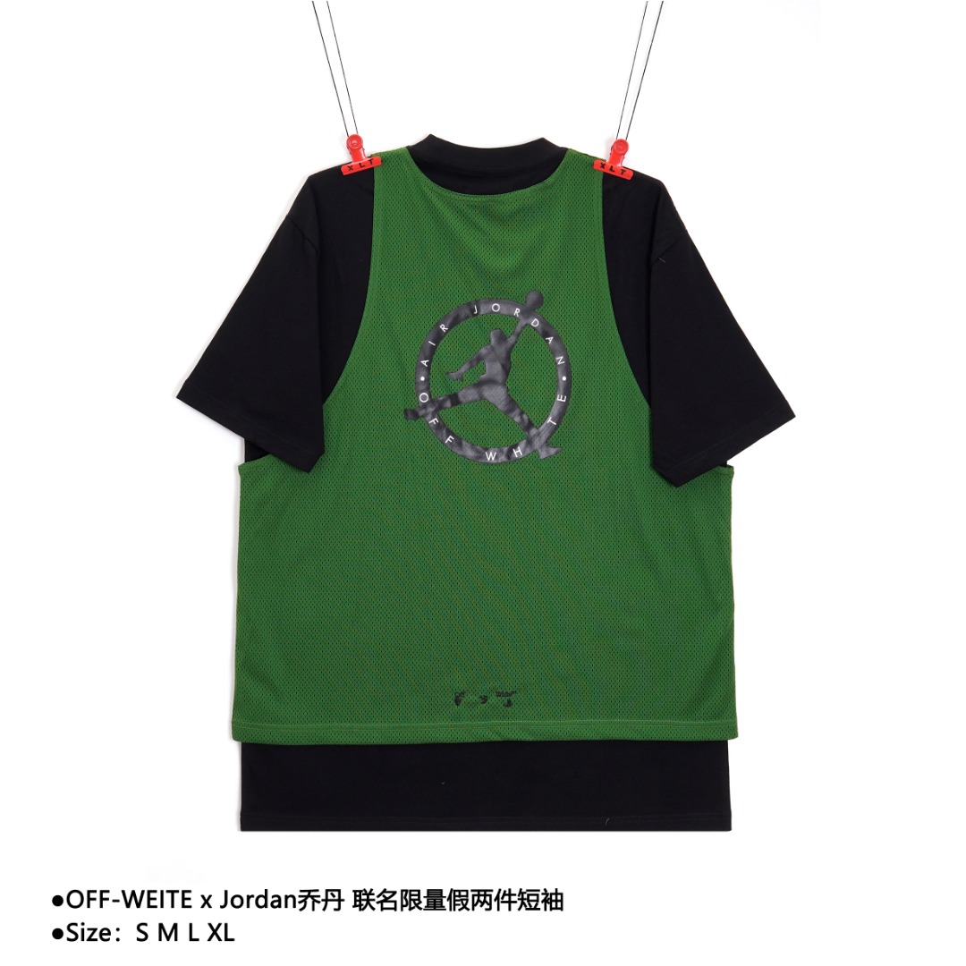 💰170
OFF-WEITE x Jordan乔丹 联名限量假两件短袖
Size：S M L XL

最新一届的AJ飞人联名假两件，简直堪称绝版。充满时尚的运动气息又保留了两个品牌的特色，网状的透气衫 使得穿在身上格外的透气，是夏天喜欢运动的潮男潮女必备品。印花采用的是康丽数码直喷工艺，每一个印花的颜色都没重复，整个版重复打版3次以上。历经艰辛，终得正果！印花饱满，画面视觉感可以说完美，可以体现出那种卡通贴画的质感！面料采用280克双股双纱纯棉面料，面料结构缜密，垂感十足！手感顺滑！ 第一道字母大底，第二道飞人覆盖，最上面一层覆盖字母F。三层字母层层叠加。主麦也摒弃了原有的外挂领标，换成直喷式印花。提高了穿着体验，档次噌噌高。面料采用双纱  260克双纱面料，垂感十足。肤感A级。主要是吸汗透气。男女同款

款式编号：AA-56056056018