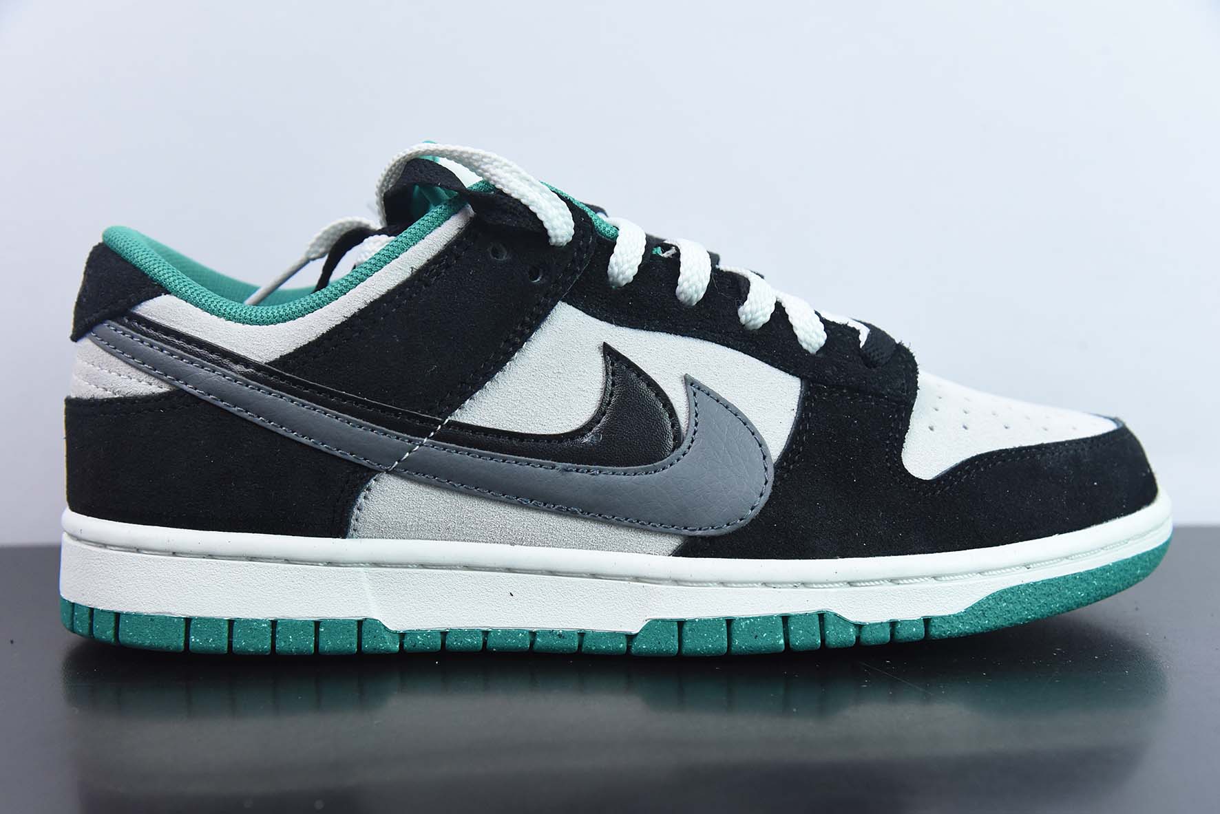 NK SB Dunk Low "85" 黑灰双勾 绑带黑绿 SB低帮运动休闲板鞋 货号：DO9457-133