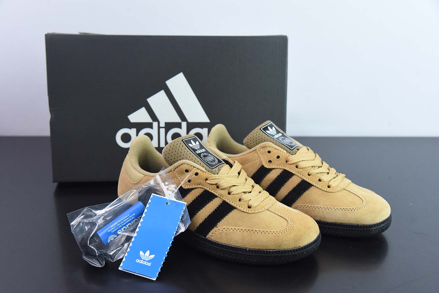 阿迪 AD 三叶草 Originals Samba ADV"Cardboard Black"桑巴舞系列绅士德训足球风百搭低帮休闲运动板鞋“翻毛麦黄黑”HP9085