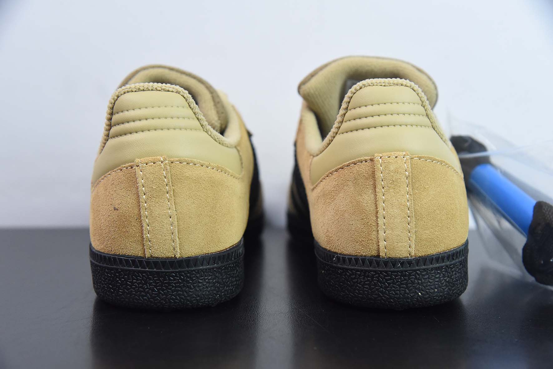 阿迪 AD 三叶草 Originals Samba ADV"Cardboard Black"桑巴舞系列绅士德训足球风百搭低帮休闲运动板鞋“翻毛麦黄黑”HP9085