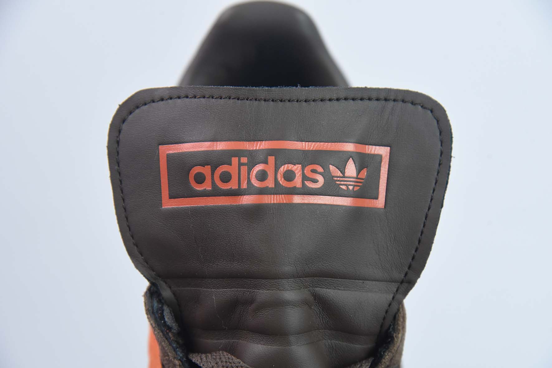 SHUKYU x E-WAX x Adidas Handball Spezial"Brown"手球运动员系列低帮复古“皮革巧克力棕亮橙”货号:HP6694