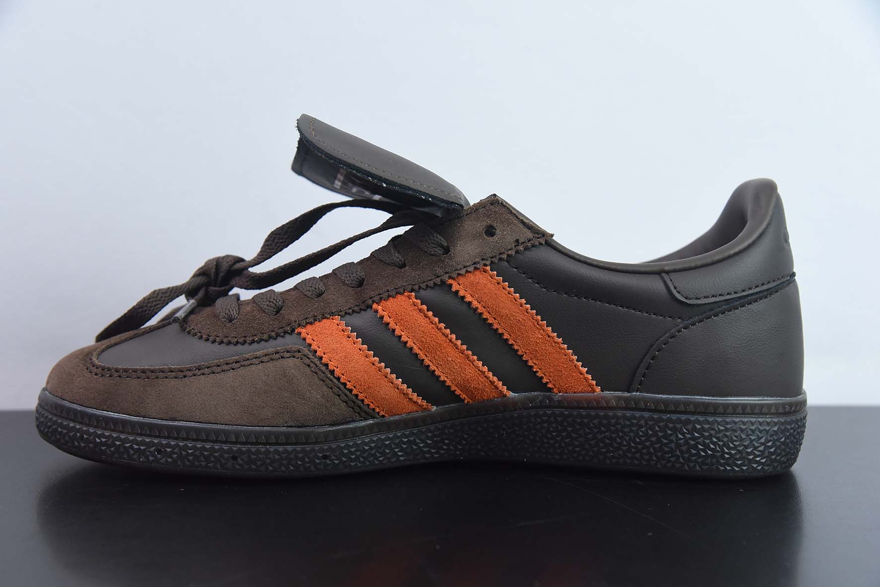 SHUKYU x E-WAX x Adidas Handball Spezial"Brown"手球运动员系列低帮复古“皮革巧克力棕亮橙”货号:HP6694