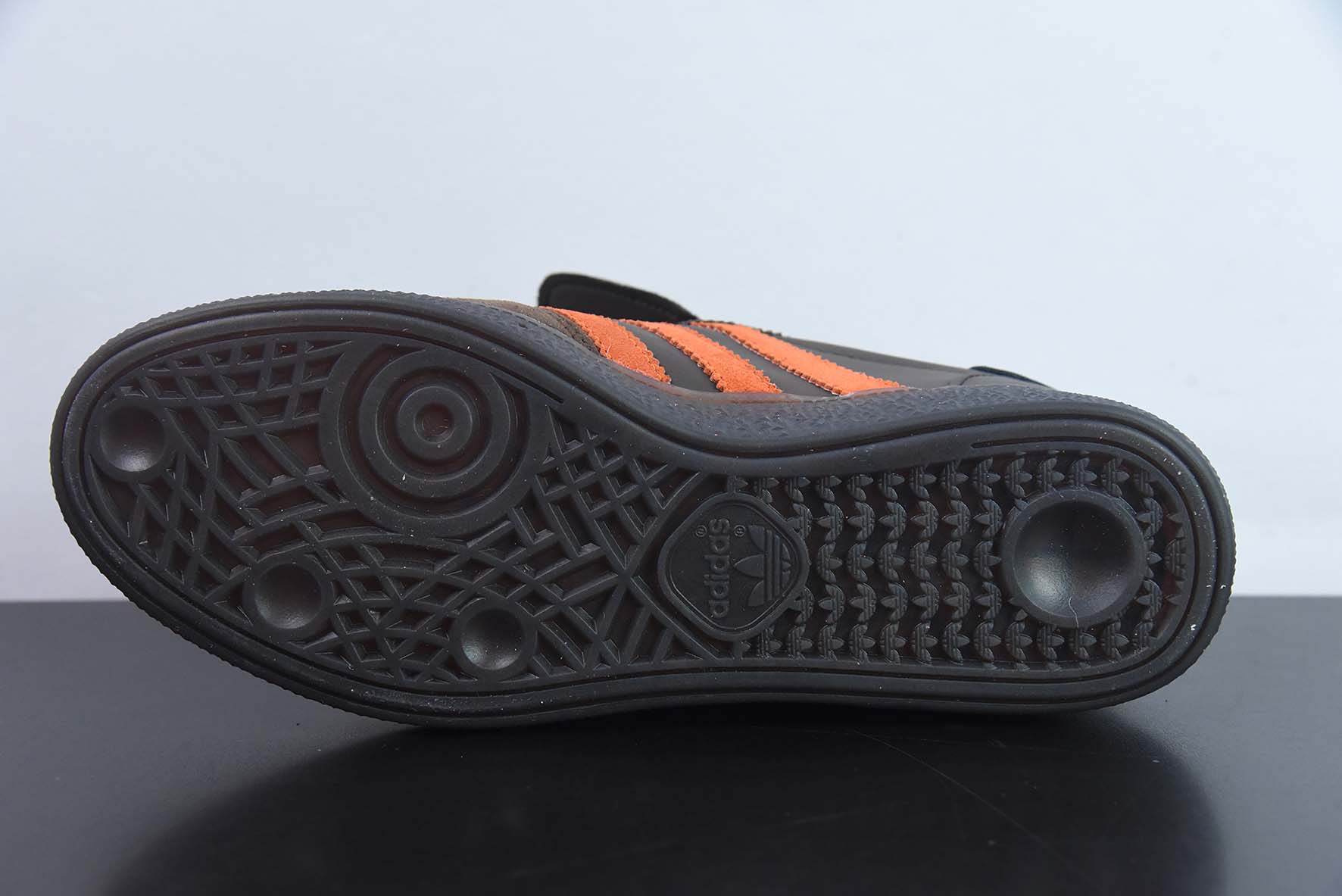 SHUKYU x E-WAX x Adidas Handball Spezial"Brown"手球运动员系列低帮复古“皮革巧克力棕亮橙”货号:HP6694