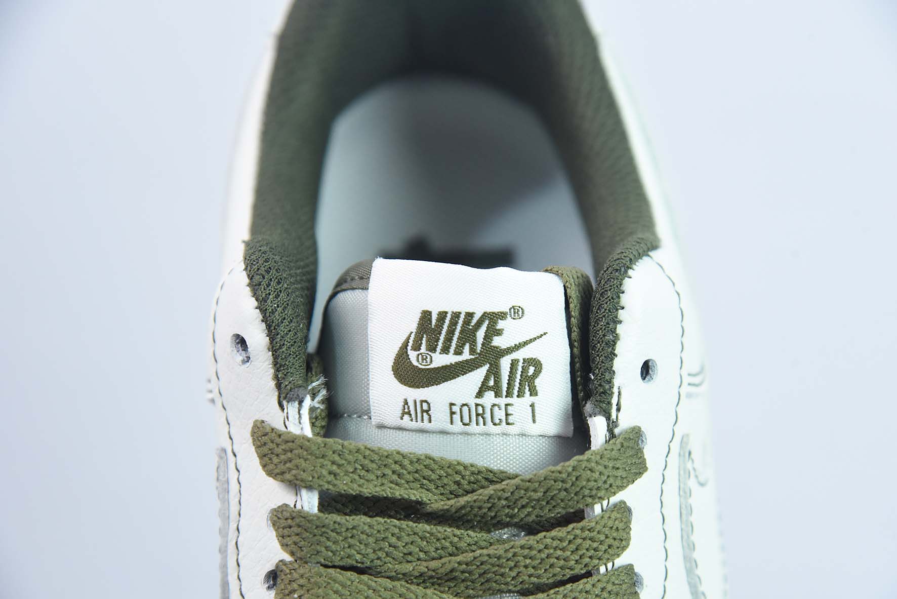 Nike Air Force 1´07"Beige/Olive Green"空军一号“皮革米白橄榄绿五杠”UN1315-600
