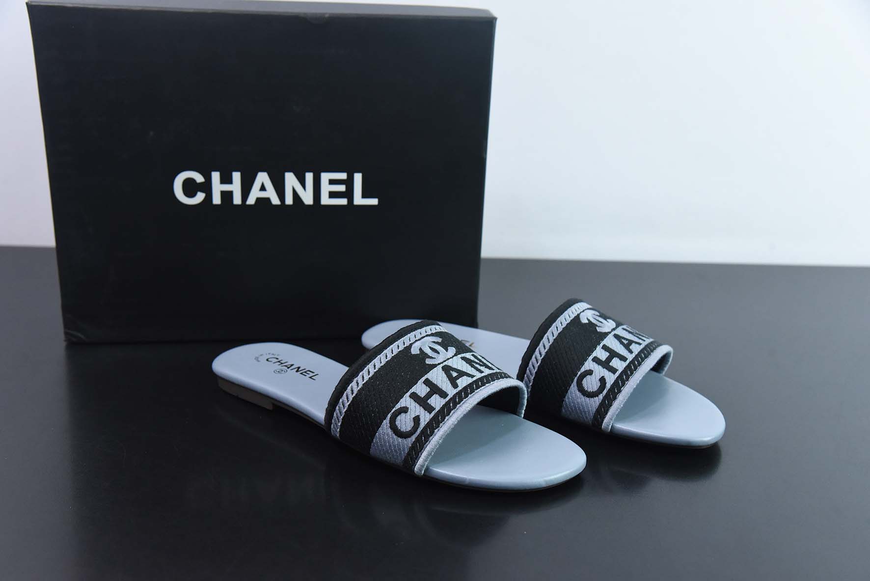 Chanel香奈儿    2023新款刺绣拖鞋