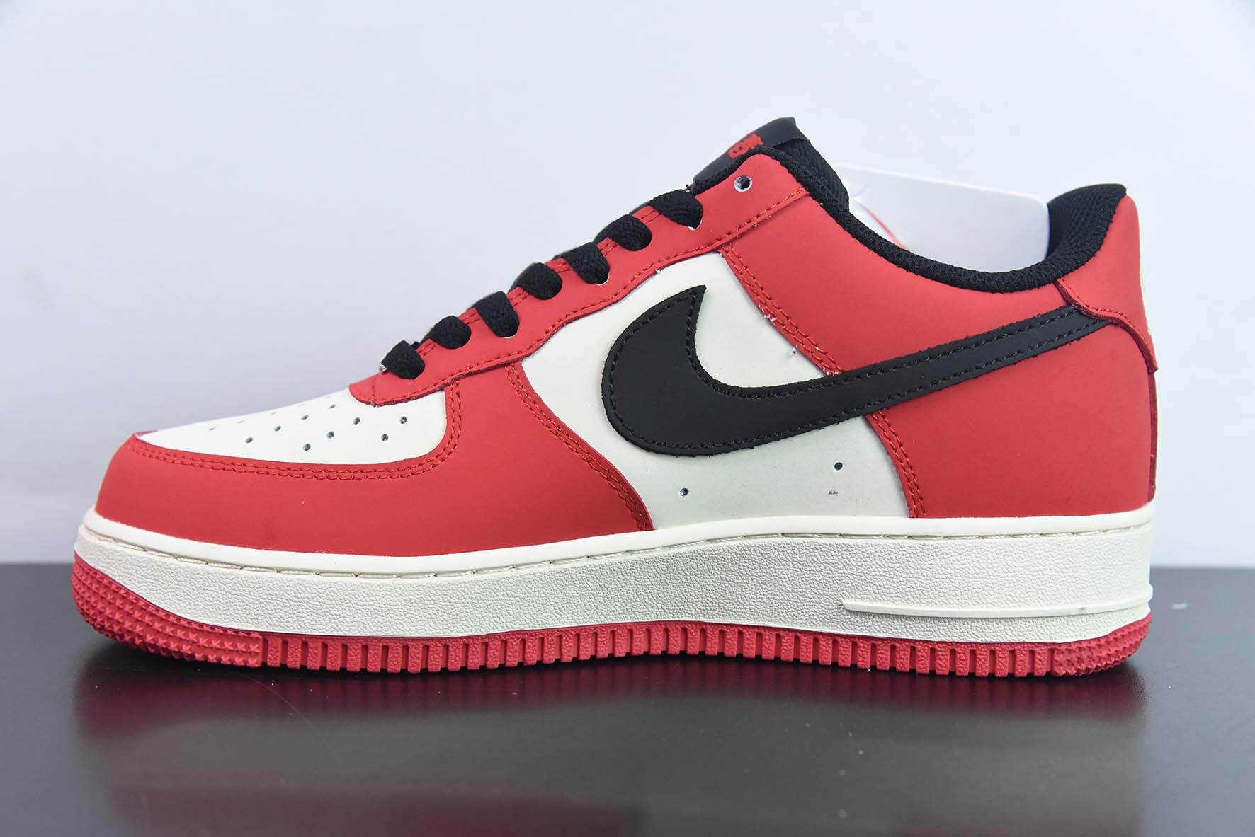 Air Force 1 '07 Low 灌篮高手联名 空军一号休闲板鞋货号：BS9055-718