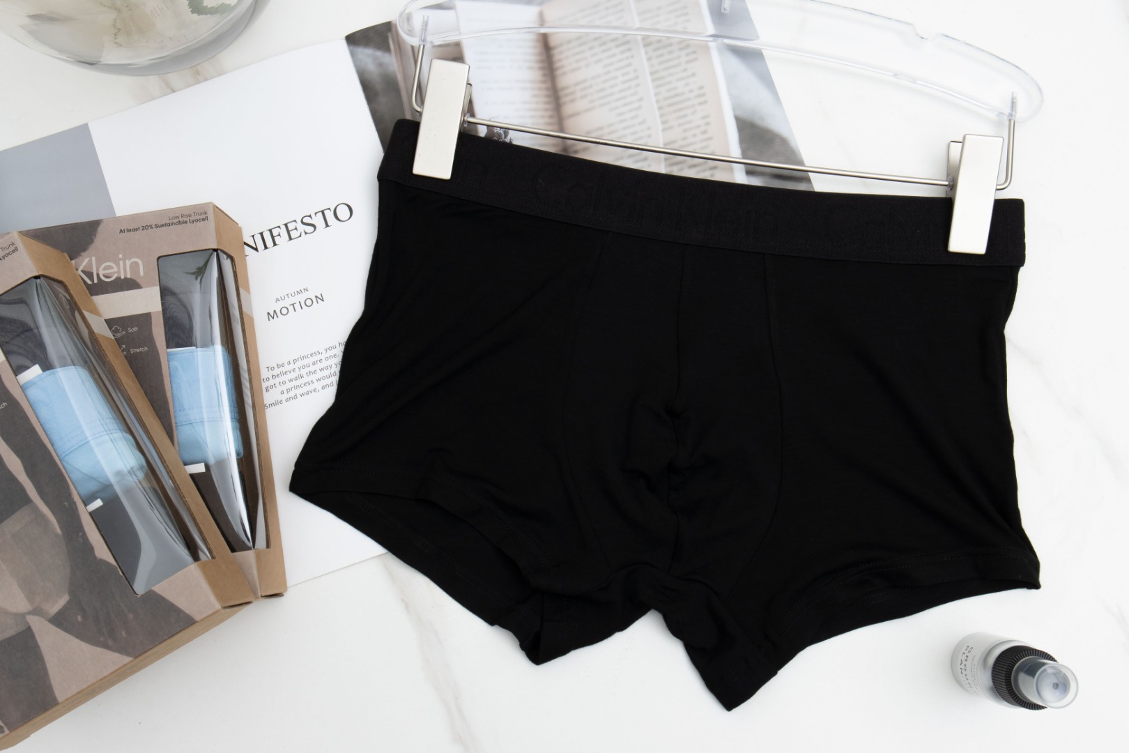 CK高端男士内裤，选用高科技面料和先进的工艺技术，让你在穿着时享受到超凡的舒适和贴身感受。内裤的设计注重