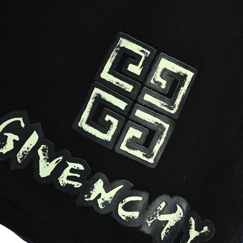 200 Givenchy/纪梵希23SS高品质涂鸦夜光短裤典元素融合设计