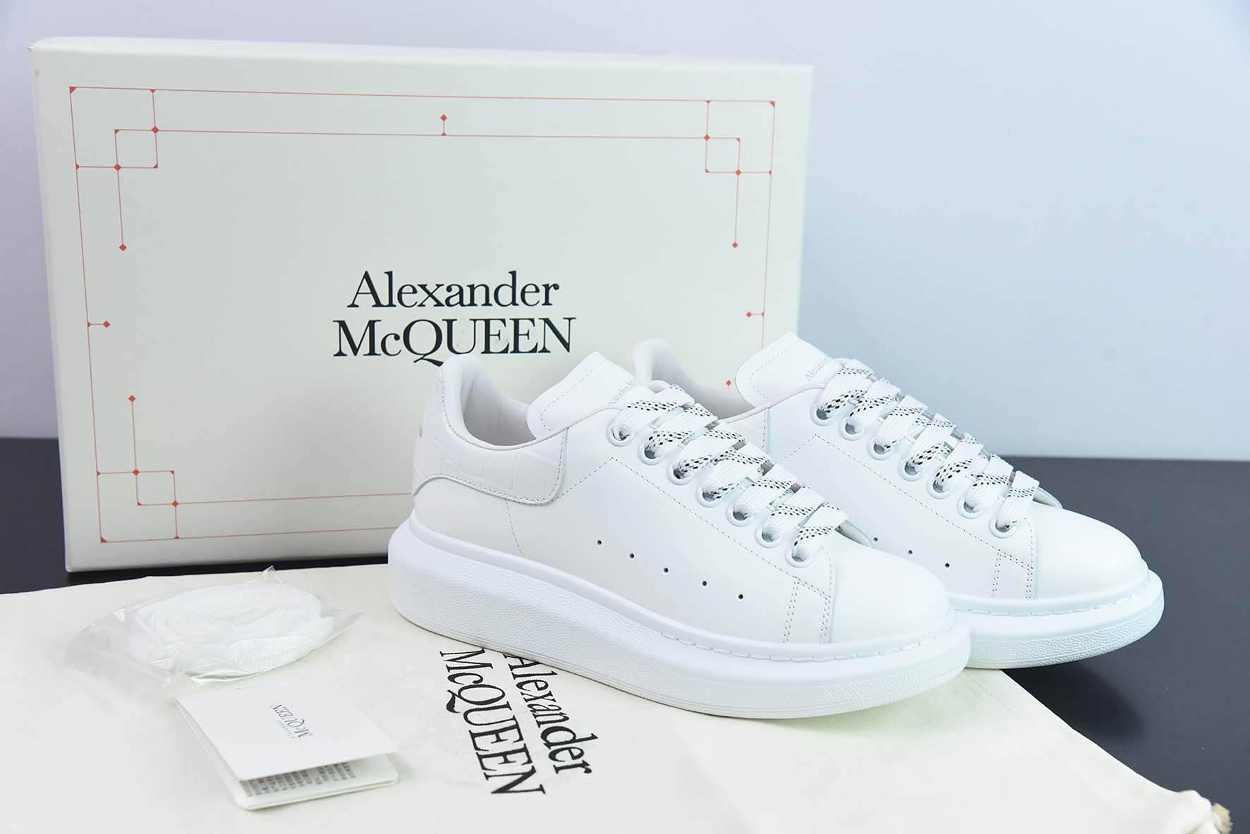 Alexander McQueen/亚历山大麦昆 松糕鞋厚底增高小白鞋