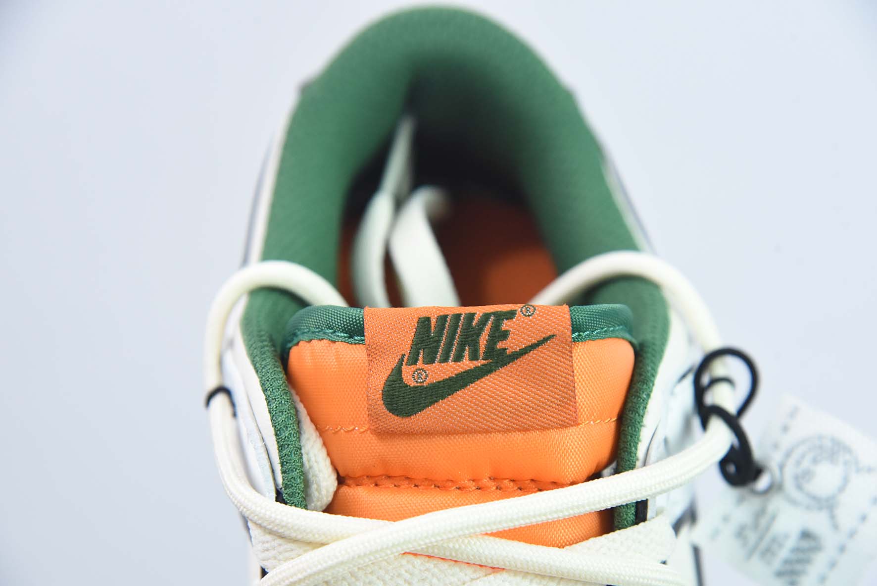 Nike Dunk Low 宇宙探索 星际迷航运动鞋 货号：DD1391-300