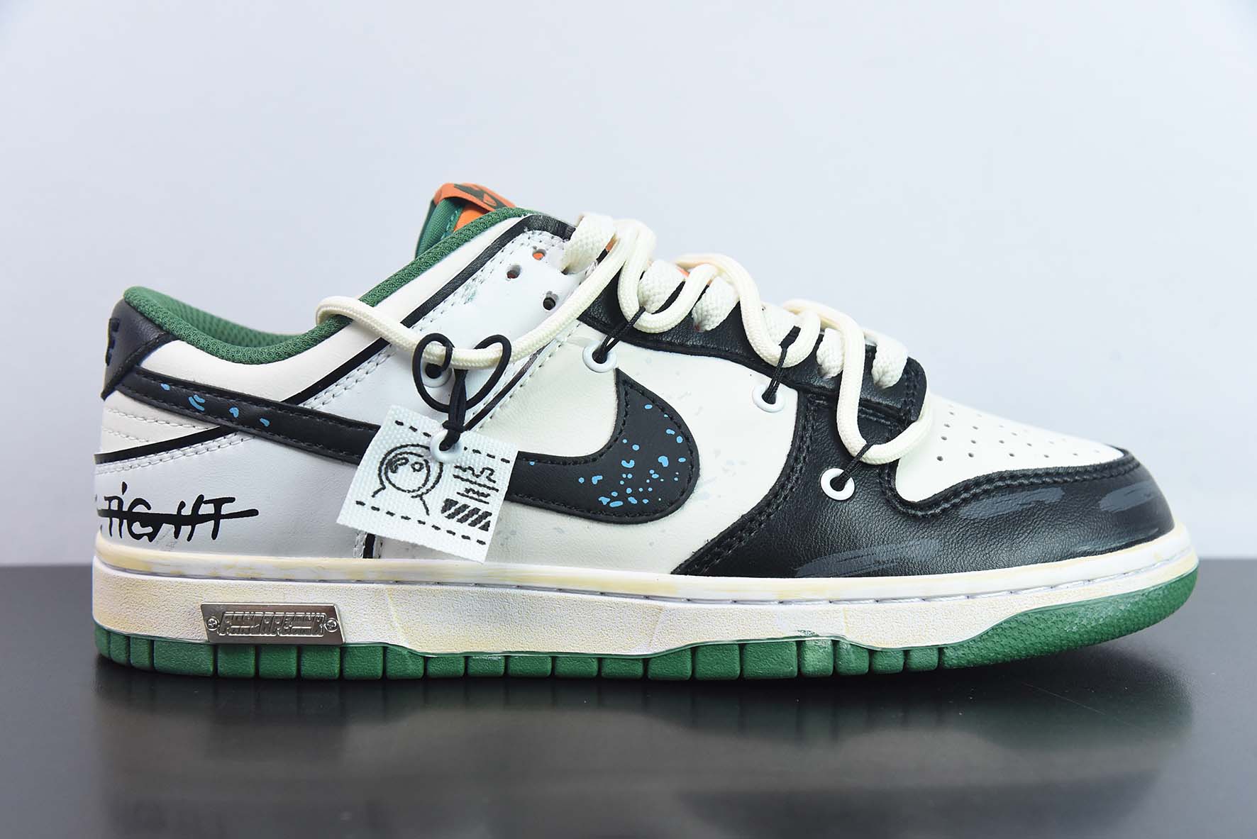 Nike Dunk Low 宇宙探索 星际迷航运动鞋 货号：DD1391-300