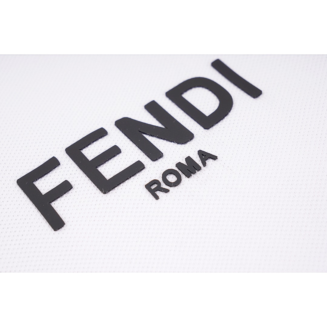 200 Fendi/芬迪 丝光面料logo徽标polo衫