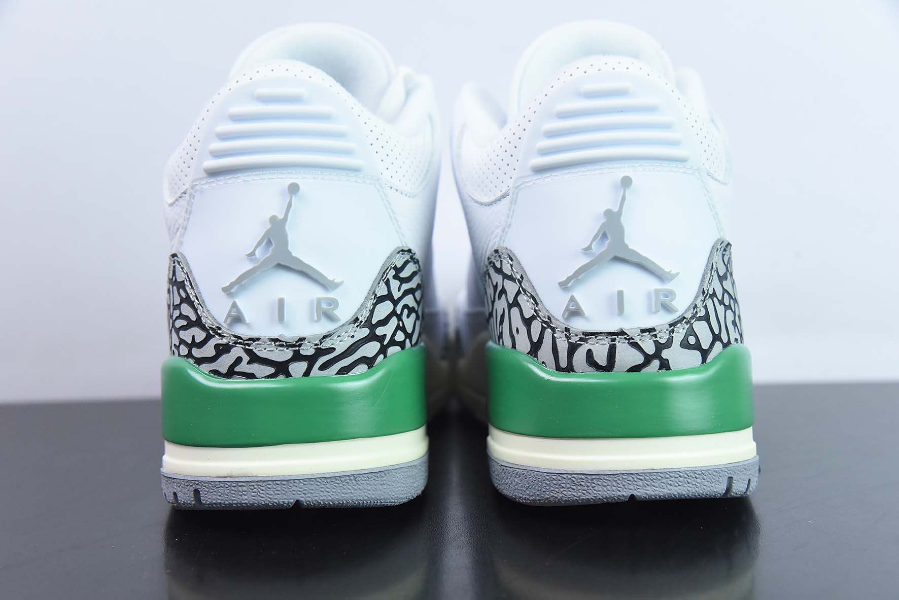 Air Jordan 3 Retro "Lucky Green"AJ3系列 白绿 幸运草 货号：CK9646-136