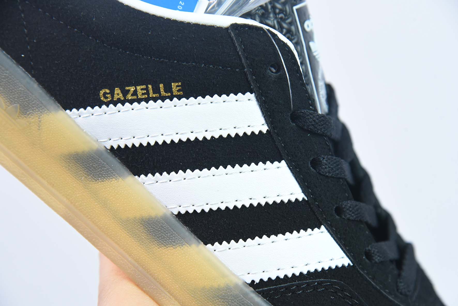 adidas Originals Gazelle Indoor瞪羚羊系列经典板鞋  桑巴 GAZELLE 长舌 货号：H06259